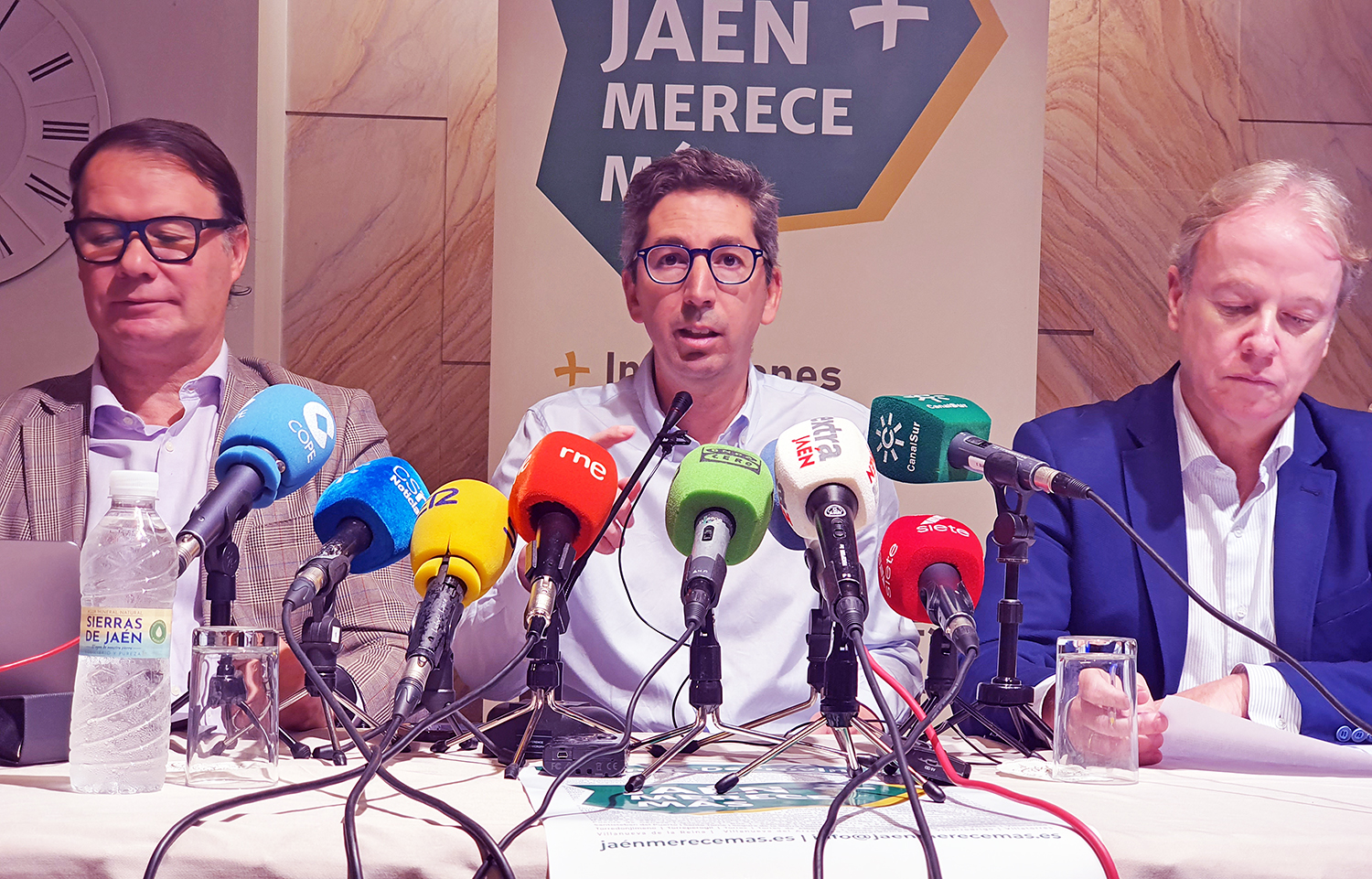 Jaén Merece Más confirma los ofrecimientos de gobierno que le han han hecho PP y PSOE en la capital y esconde a quién apoyarán el día 17